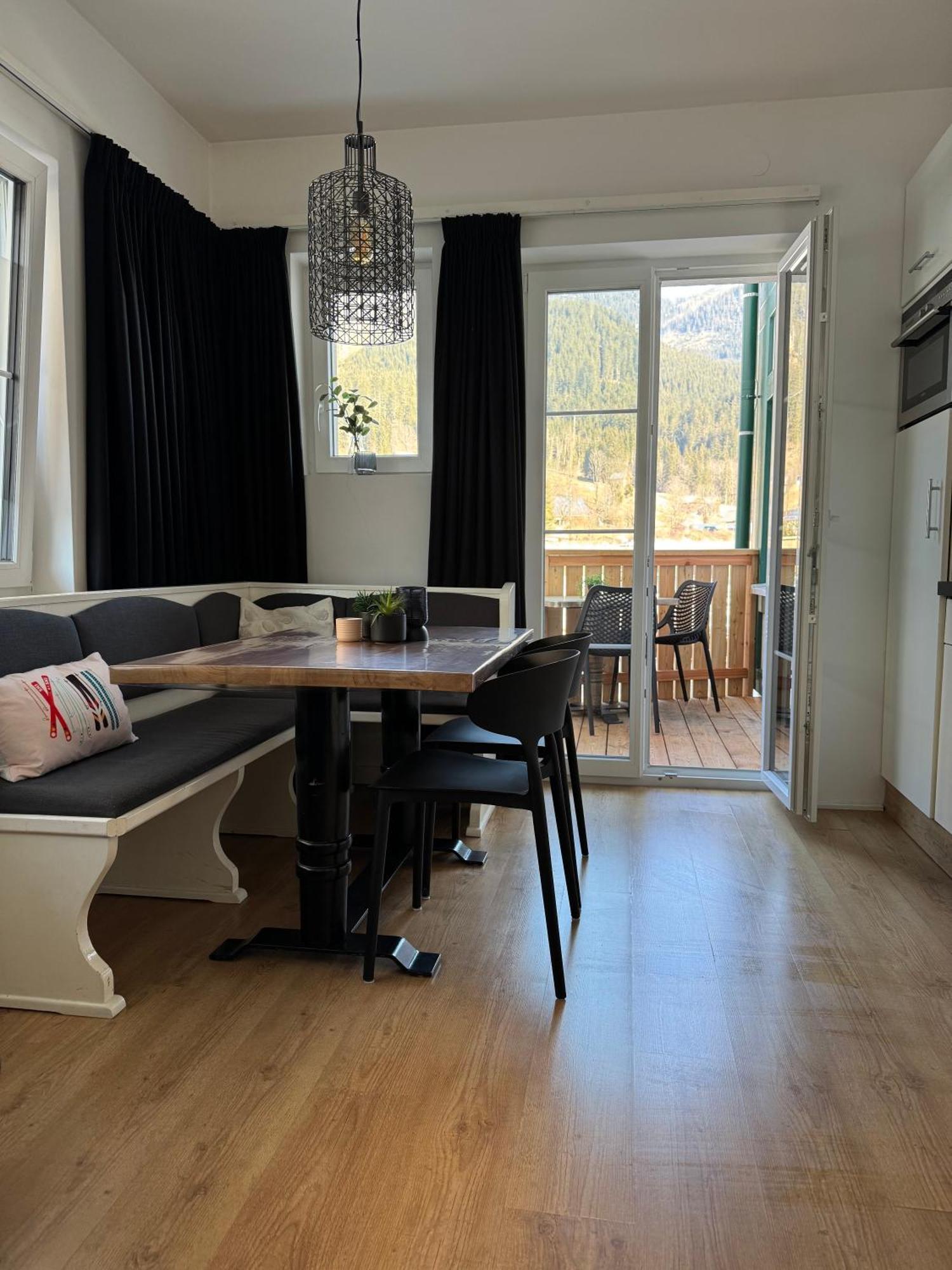 Loetje Apartment โกเซา ภายนอก รูปภาพ